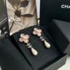Xiaoxiang New Arrival Pink Zircon Four-Leaf Clover with Pearl Pendant Earrings