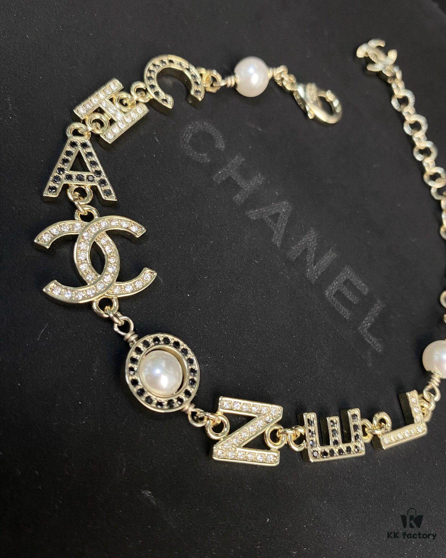 692ffe1599f2d84055c8e9cc Xiaoxiang New Arrival English Letter Inlaid White Black Rhinestone Bracelet ✨✨🦋