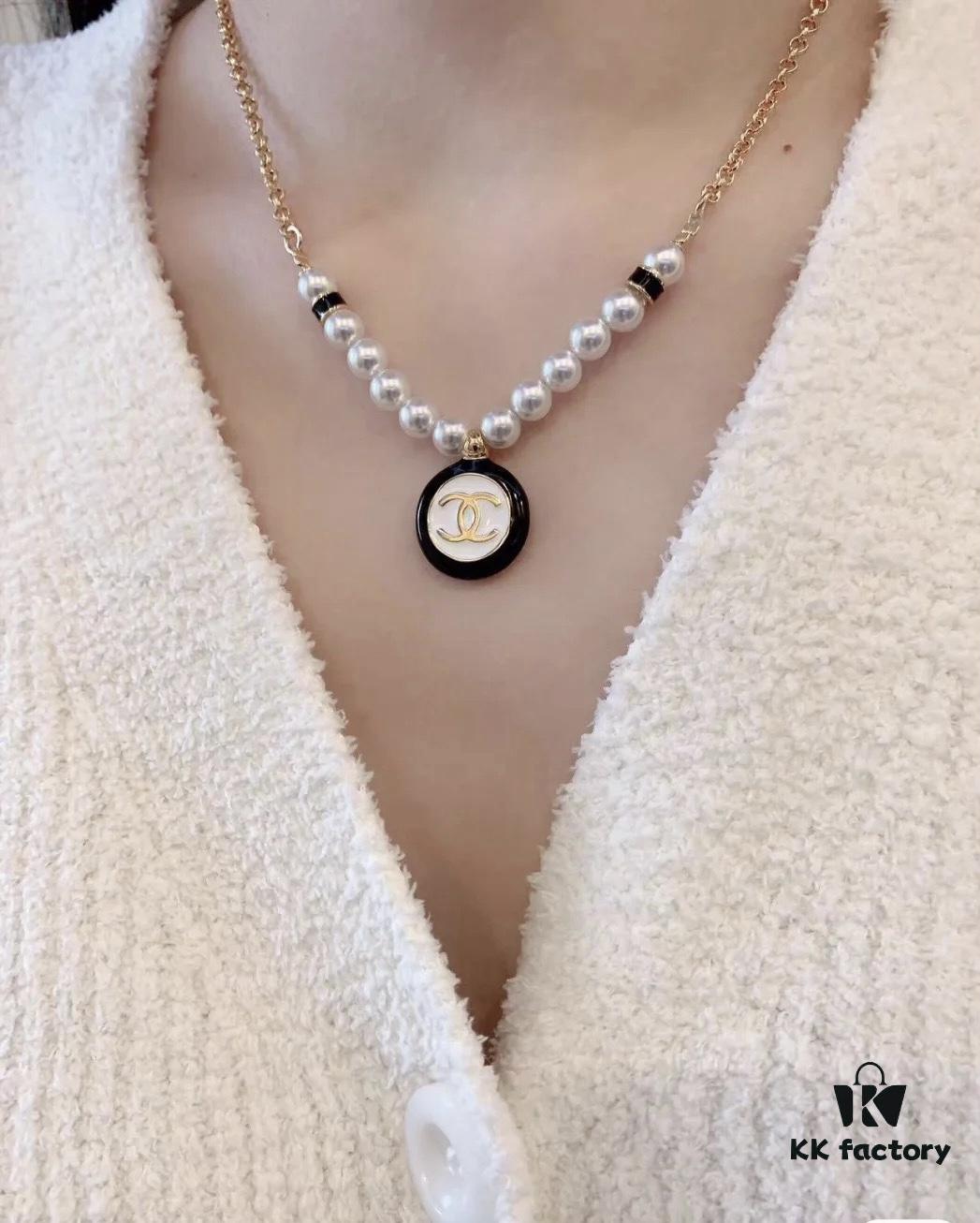 692ffe2a99f2d84055c8e9e1 CHANE New Style Black and White Button Round Semi-Pearl Half Chain Necklace