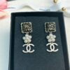 Xiaoxiang New Arrival Black Square Amber Flower Double C Long Earrings