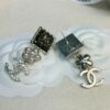 Xiaoxiang New Arrival Black Square Amber Flower Double C Long Earrings