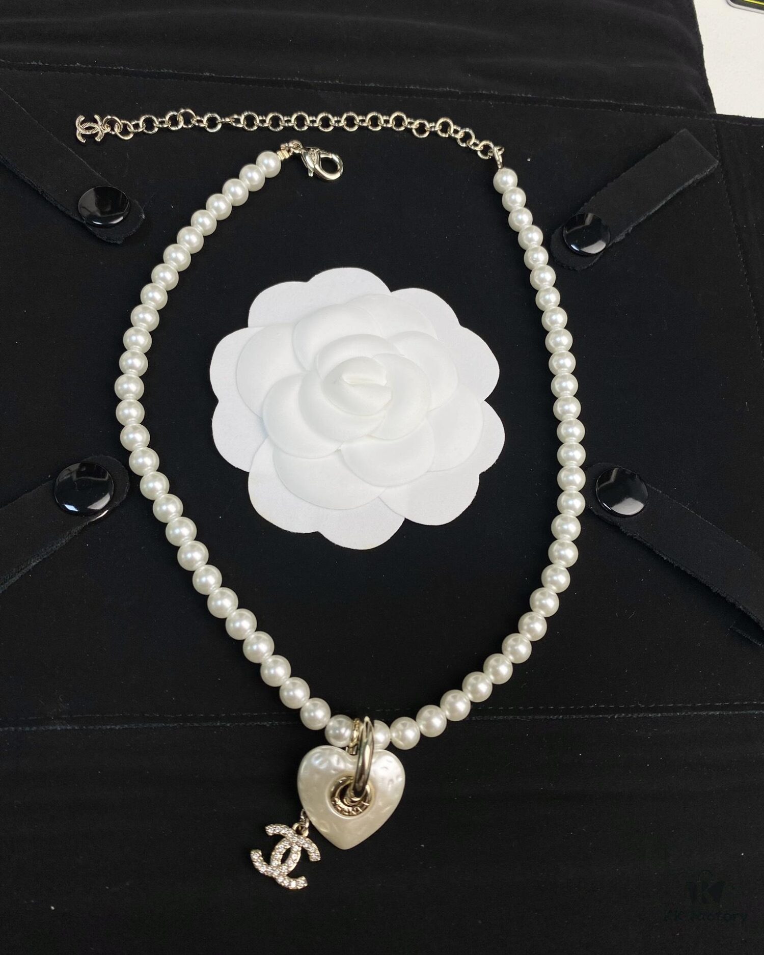 692ffea499f2d84055c8ea51 Chic New Arrival Heart-Shaped White Peach Resin Pearl Necklace 💖✨