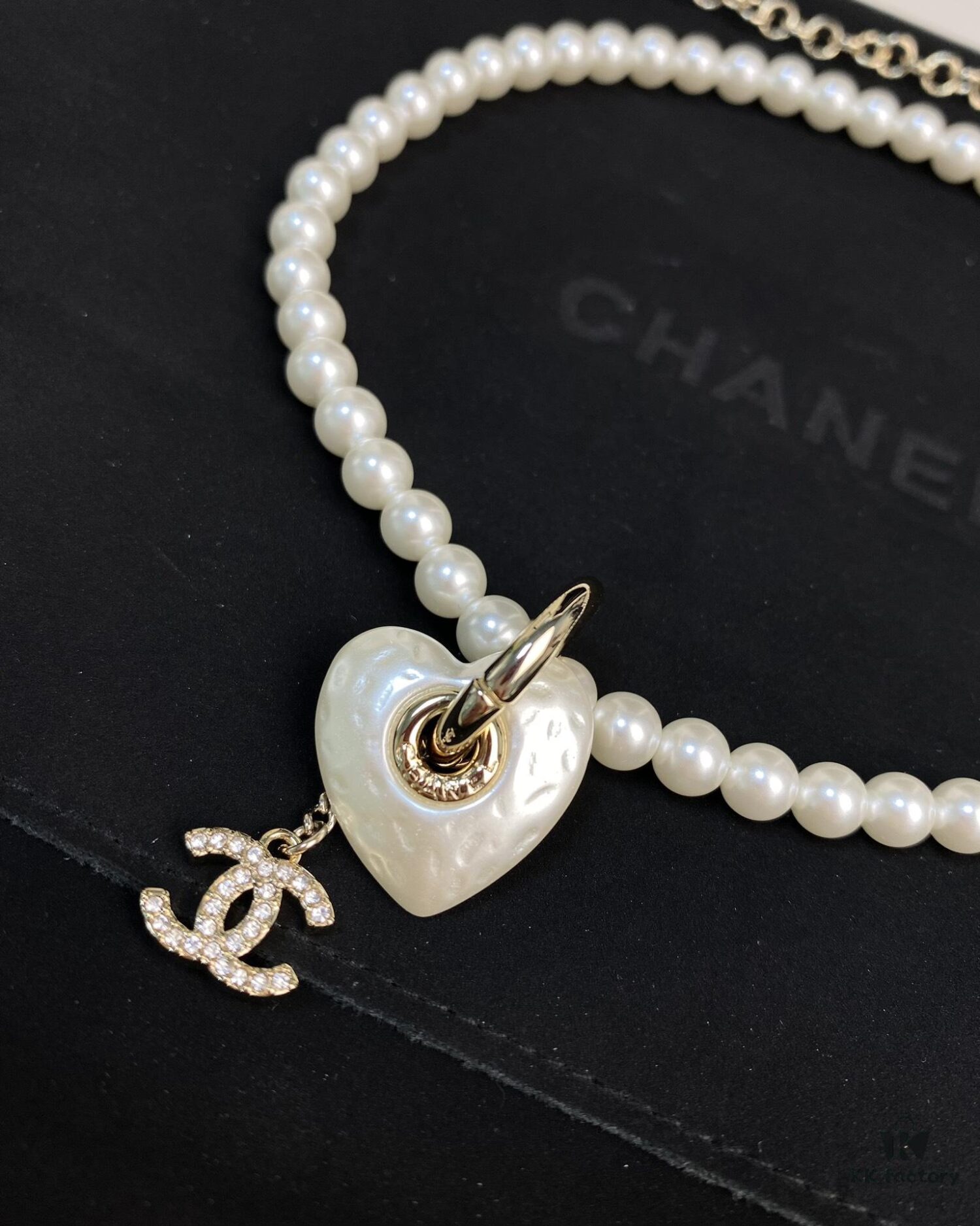 692ffea799f2d84055c8ea54 Chic New Arrival Heart-Shaped White Peach Resin Pearl Necklace 💖✨