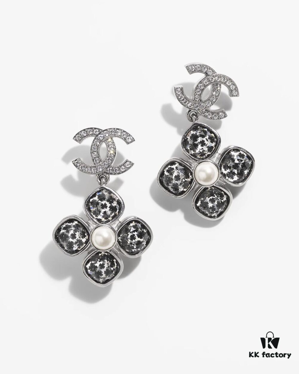 692ffecb99f2d84055c8ea77 Xiaoxiang New Model Four-Leaf Clover Zircon Diamond-Inlaid Double C Pendant Earrings