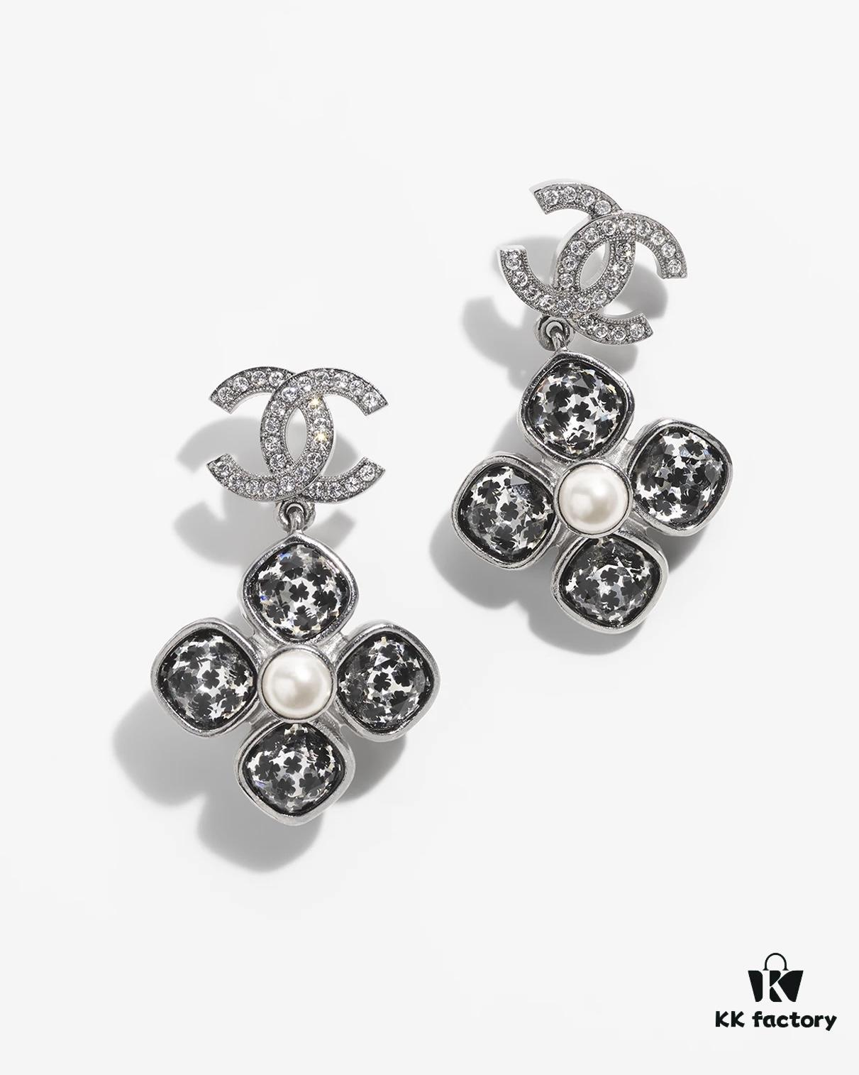 692ffecb99f2d84055c8ea77 Xiaoxiang New Model Four-Leaf Clover Zircon Diamond-Inlaid Double C Pendant Earrings