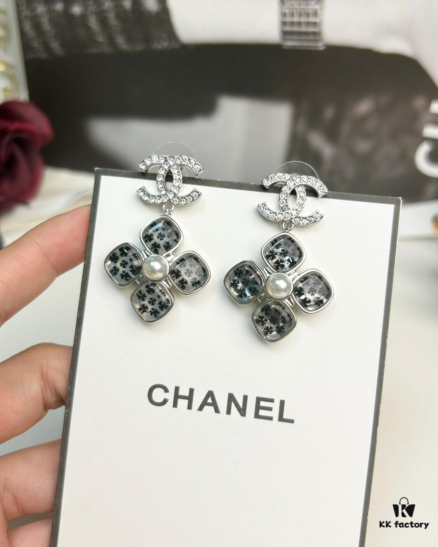 692ffed699f2d84055c8ea83 Xiaoxiang New Model Four-Leaf Clover Zircon Diamond-Inlaid Double C Pendant Earrings