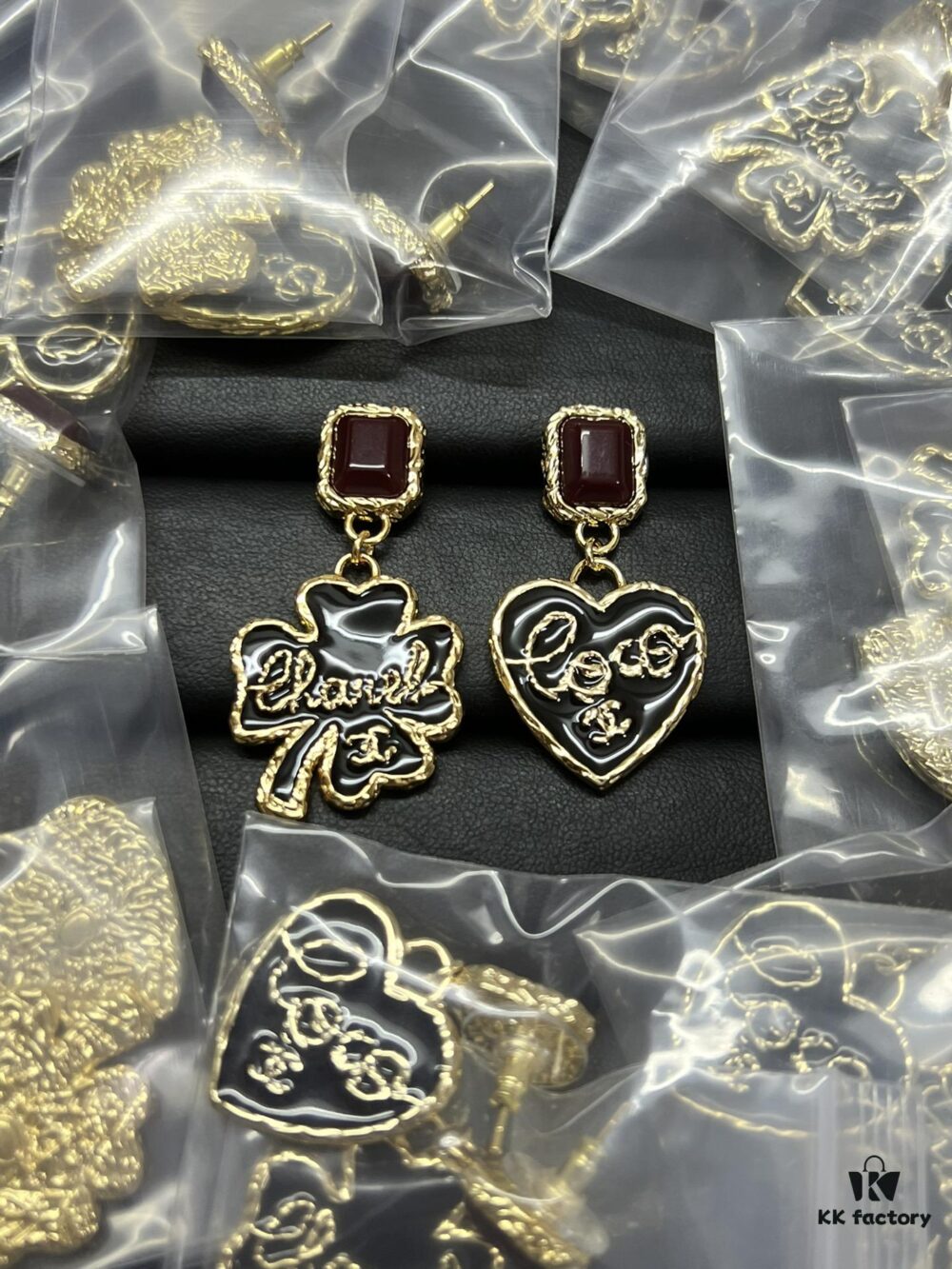 692fff2099f2d84055c8eab6 Xiaoxiang New Model Clover Heart Letter Asymmetric Earrings