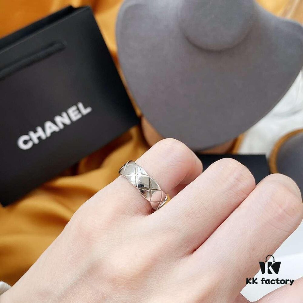 692fff4299f2d84055c8eaee Chanel Coco Crush Series Quilted Beige Ring