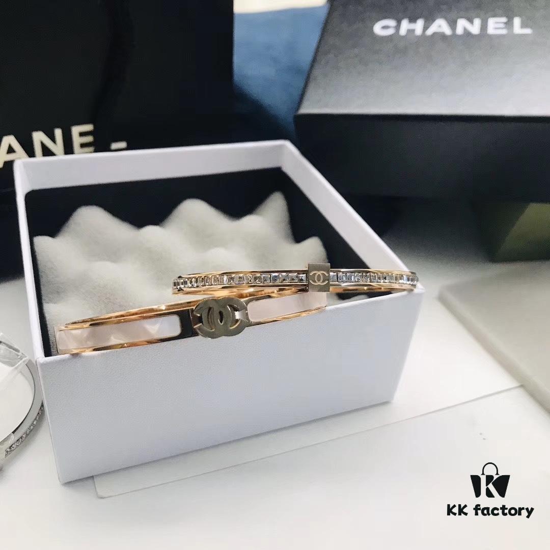 692fff4699f2d84055c8eaf4 Chanel Latest Bracelet Genuine Authentic Highest Quality No Flaw Fashionable and Minimalist Elegant Unique Beautiful