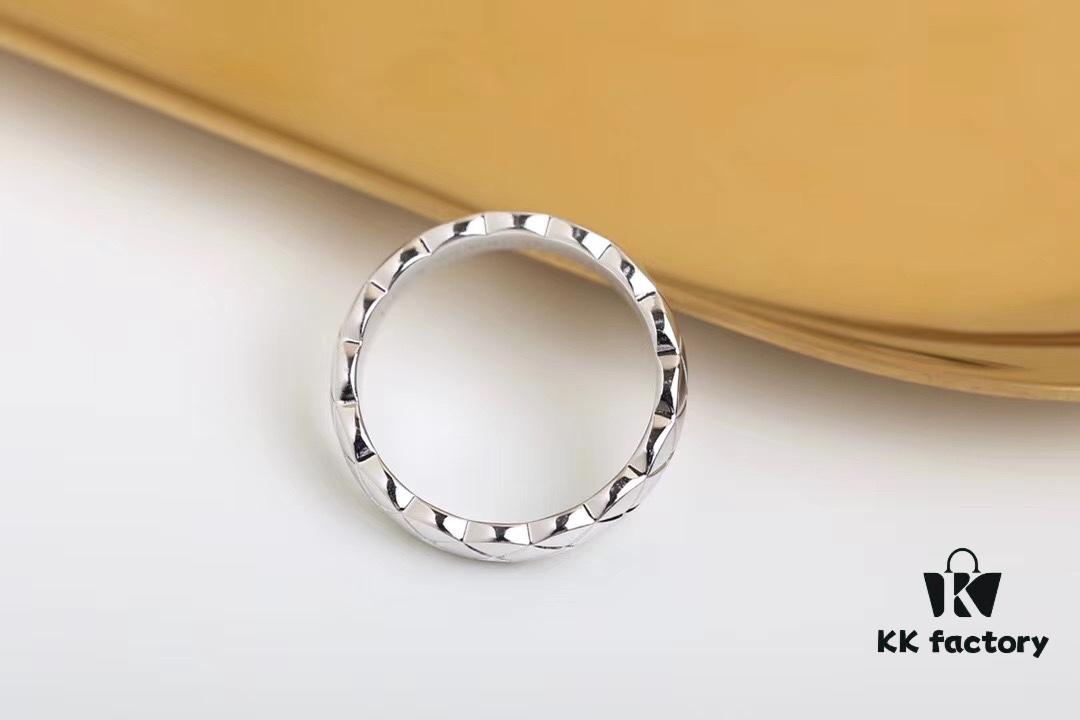 692fff6699f2d84055c8eb20 Chanel Coco Crush Quilted Ring, Mini Version