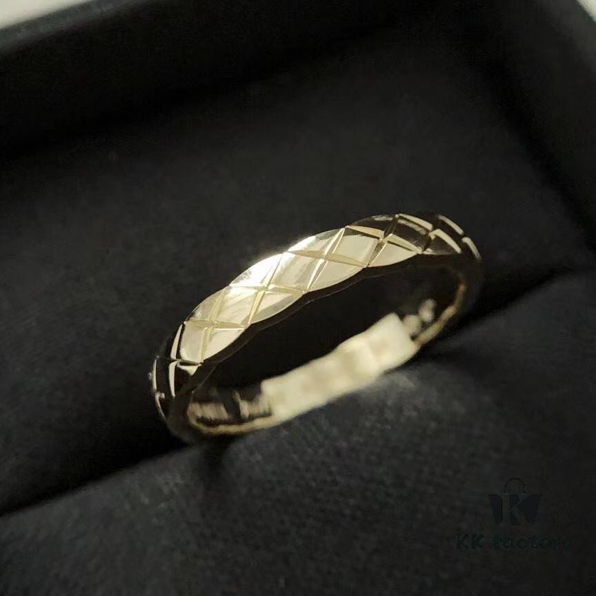 692fff7d99f2d84055c8eb47 Chanel Quilted Smooth Ring Narrow Version, Currently the Hottest Fashion Accessory, Minimalist Style for Perfect Elegance