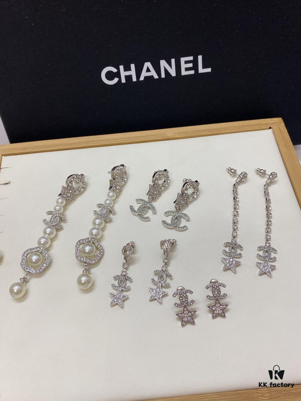 692fff8199f2d84055c8eb49 New CHANEL Series Ear Studs Cherry