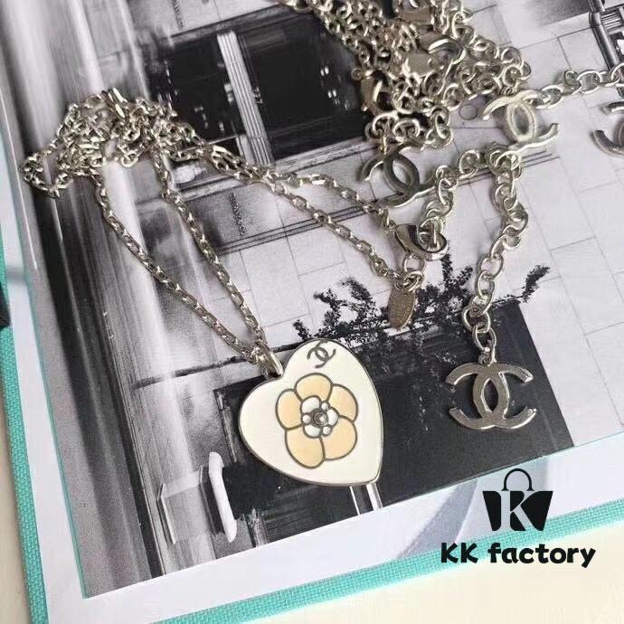 692fff9999f2d84055c8eb67 Chanel Camellia Necklace, Cream White Vintage Style with Pearl, Double-Sided Design