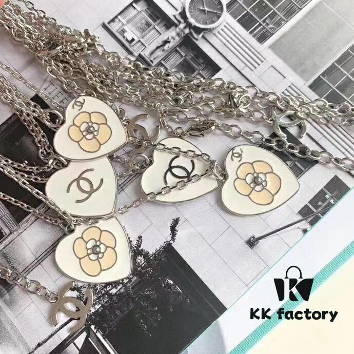 692fff9a99f2d84055c8eb6c Chanel Camellia Necklace, Cream White Vintage Style with Pearl, Double-Sided Design
