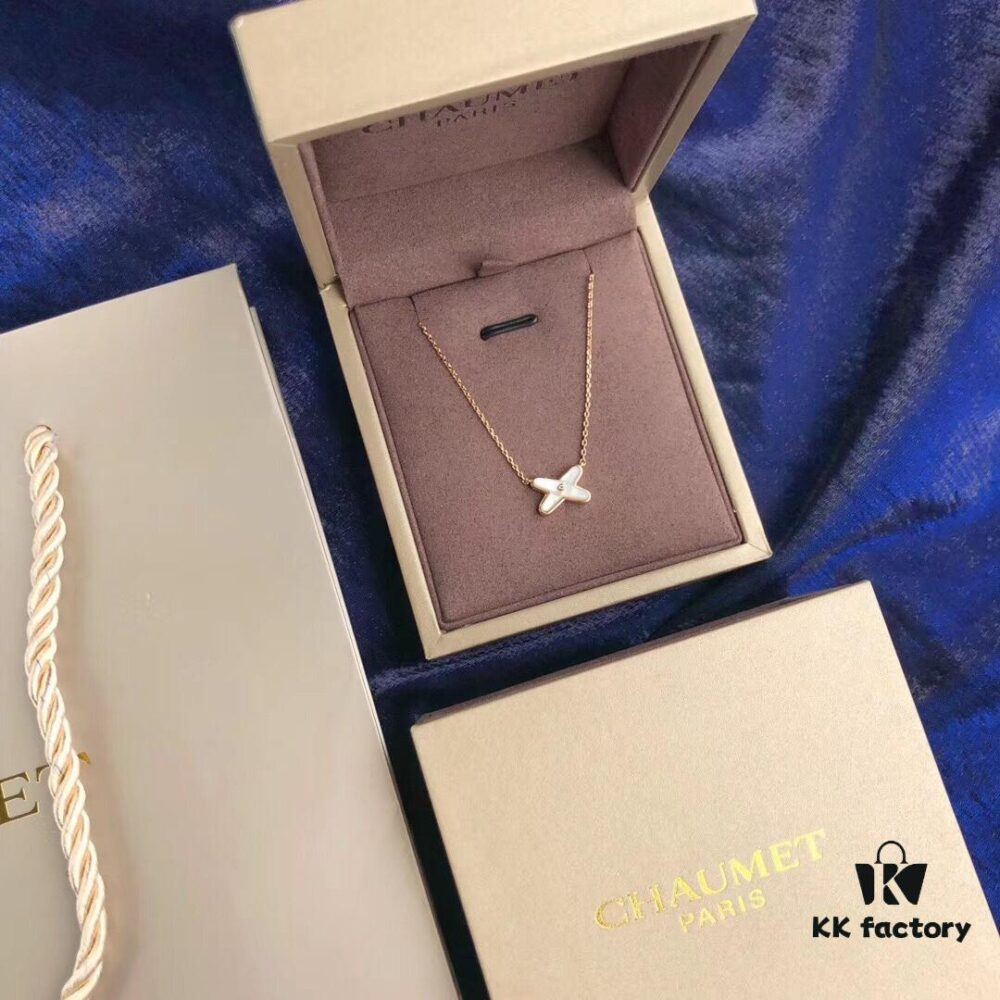 692fffc599f2d84055c8eb9e Chaumet Paris X-shaped Jeux de Liens Harmony Necklace in White Mother-of-Pearl and Rose Gold Tone