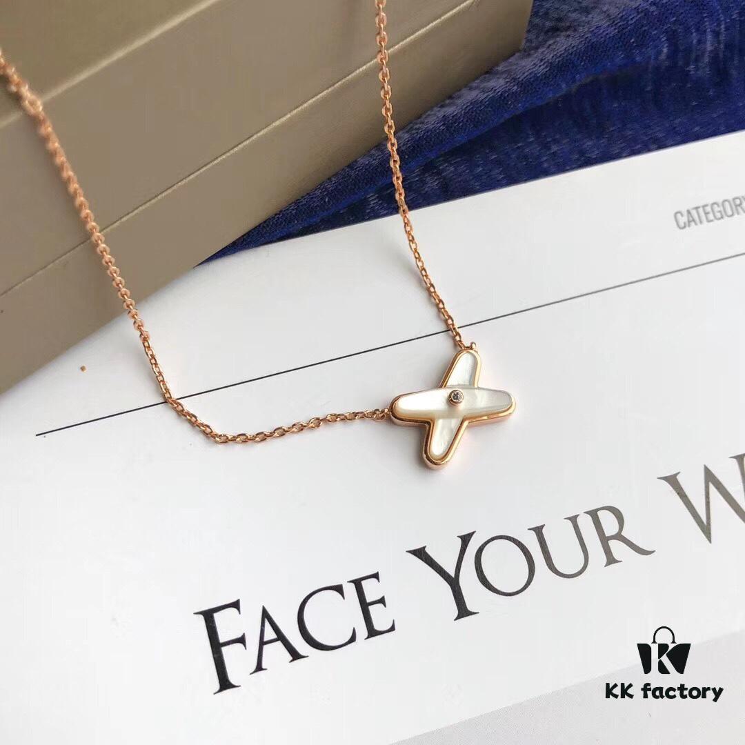 692fffc699f2d84055c8eba1 Chaumet Paris X-shaped Jeux de Liens Harmony Necklace in White Mother-of-Pearl and Rose Gold Tone