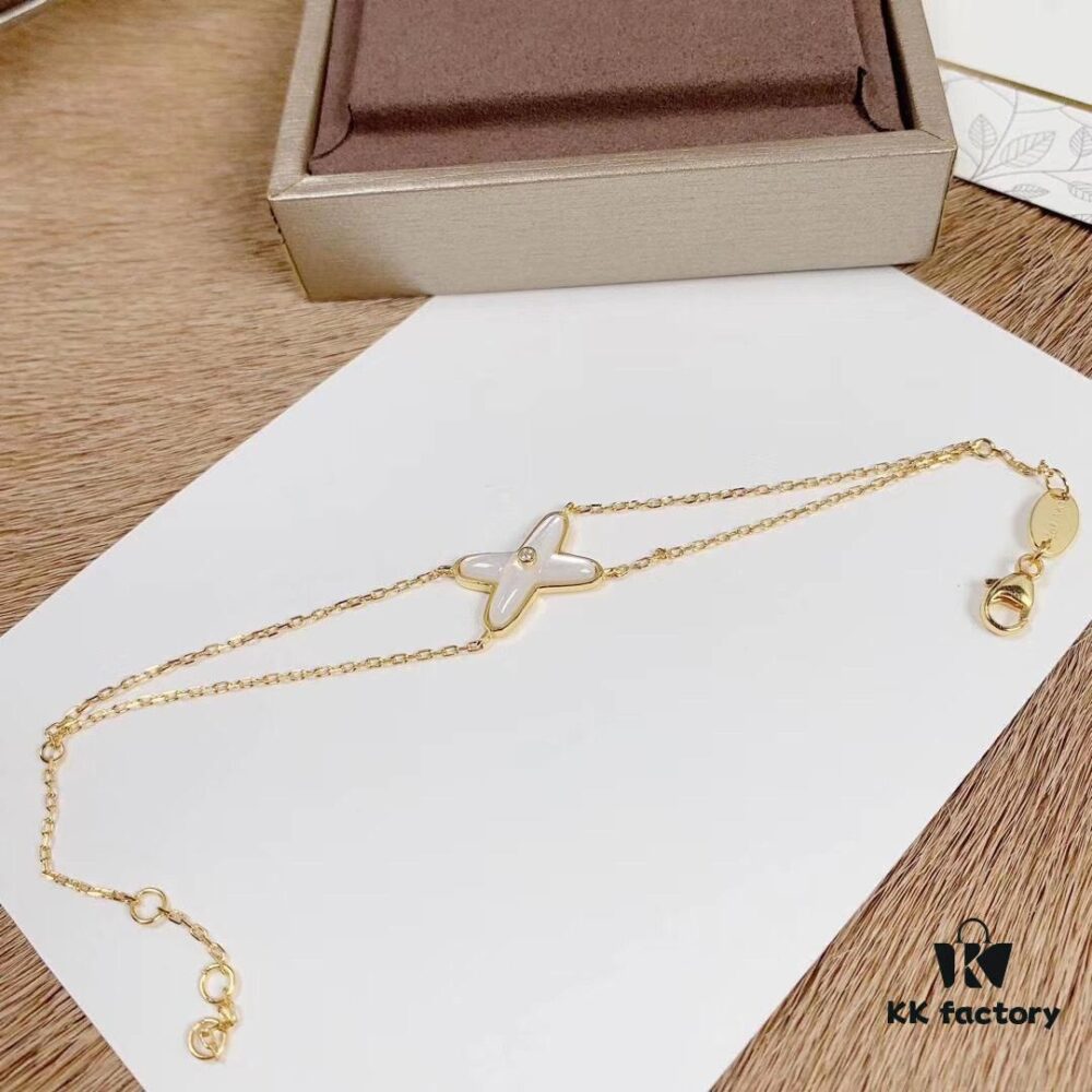 6930001a99f2d84055c8ebed CHAUMET PARIS Liens Collection - Eternal Bonds, Symbolizing Connection and Love
