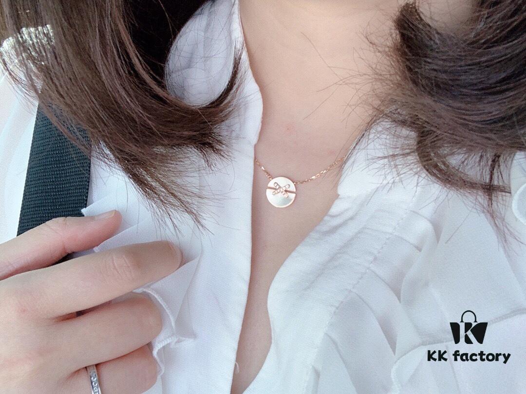 6930006699f2d84055c8ec40 Crossed Mother-of-Pearl Necklace