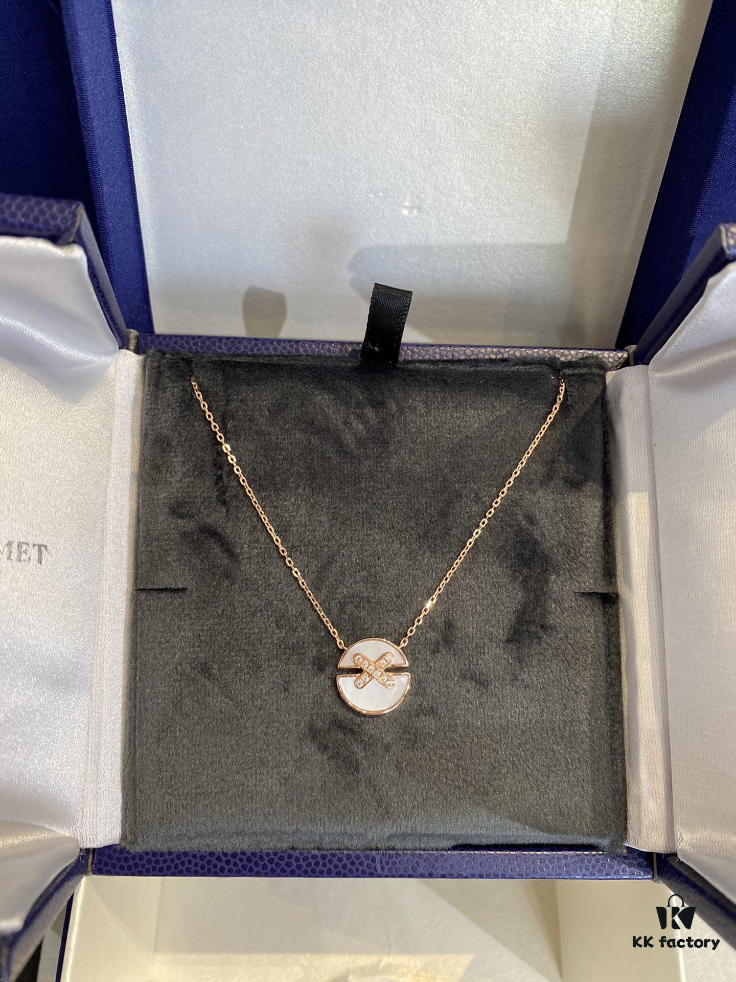 6930008799f2d84055c8ec58 Spherical Harmony Necklace from CHAUMET, Small Crossed Circular Pendant, Symbolizing Perfect Union and Fulfilled Wishes