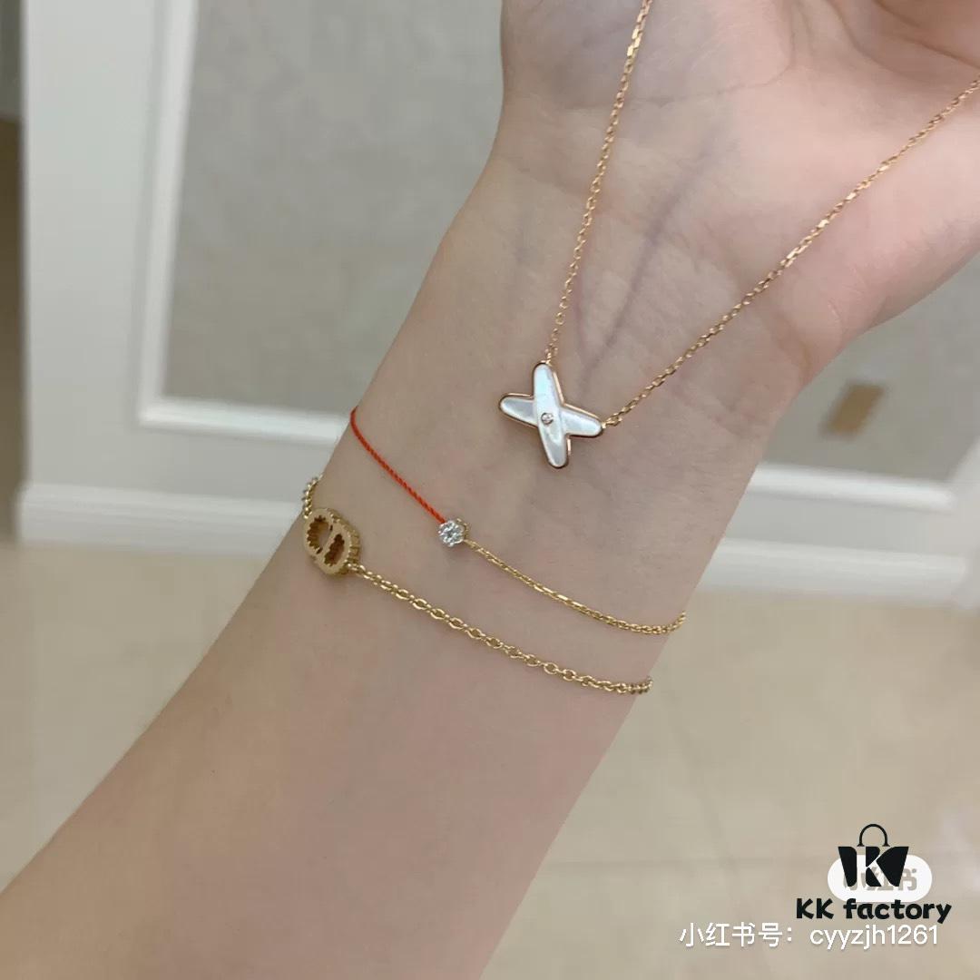 693000c899f2d84055c8eca6 Chaumet Paris Classic Cross, Small and Exquisite Design, Universally Flattering