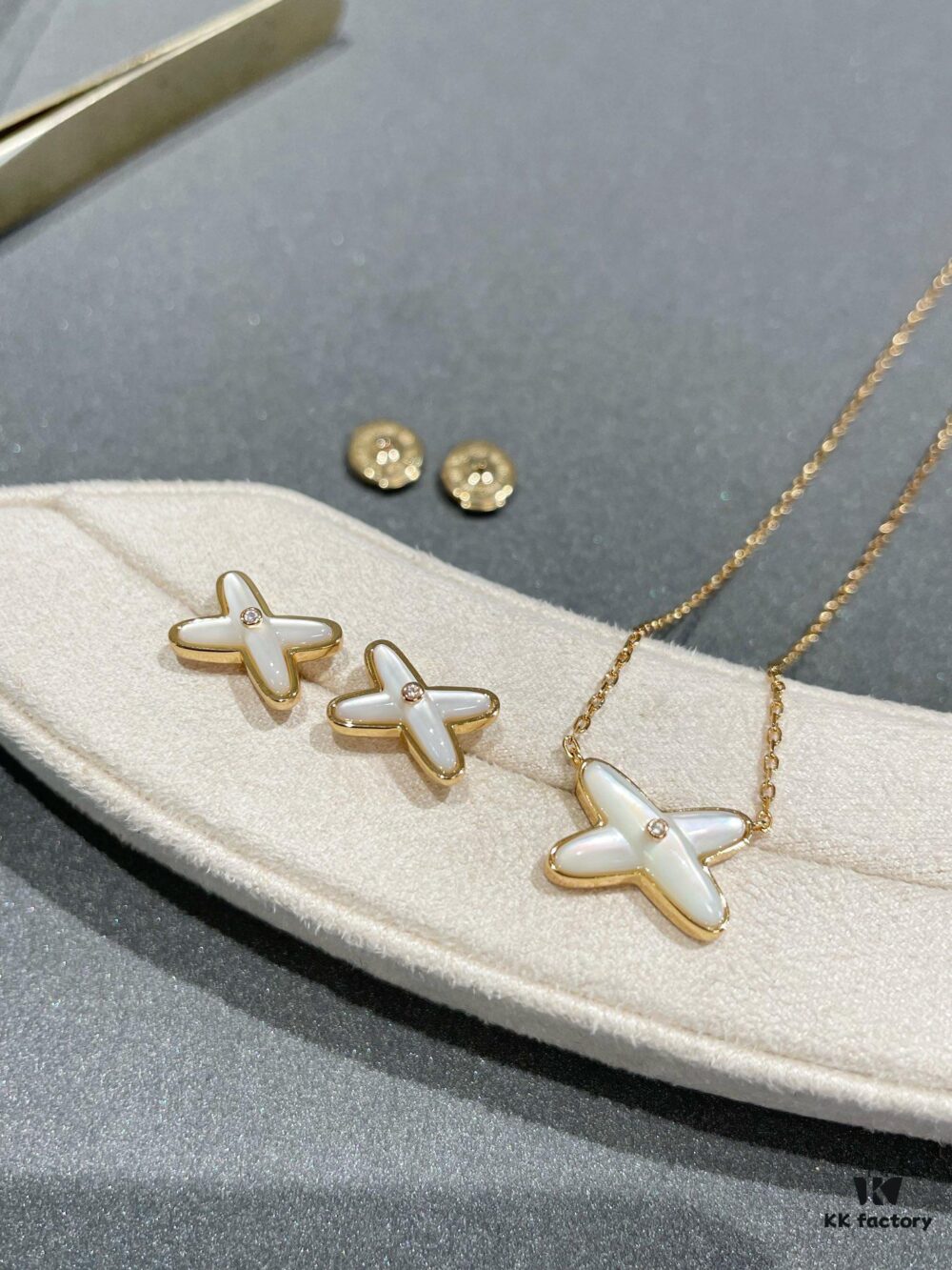 693001ad99f2d84055c8ed82 Cross Necklace and Stud Earrings Set, Ready Stock Available