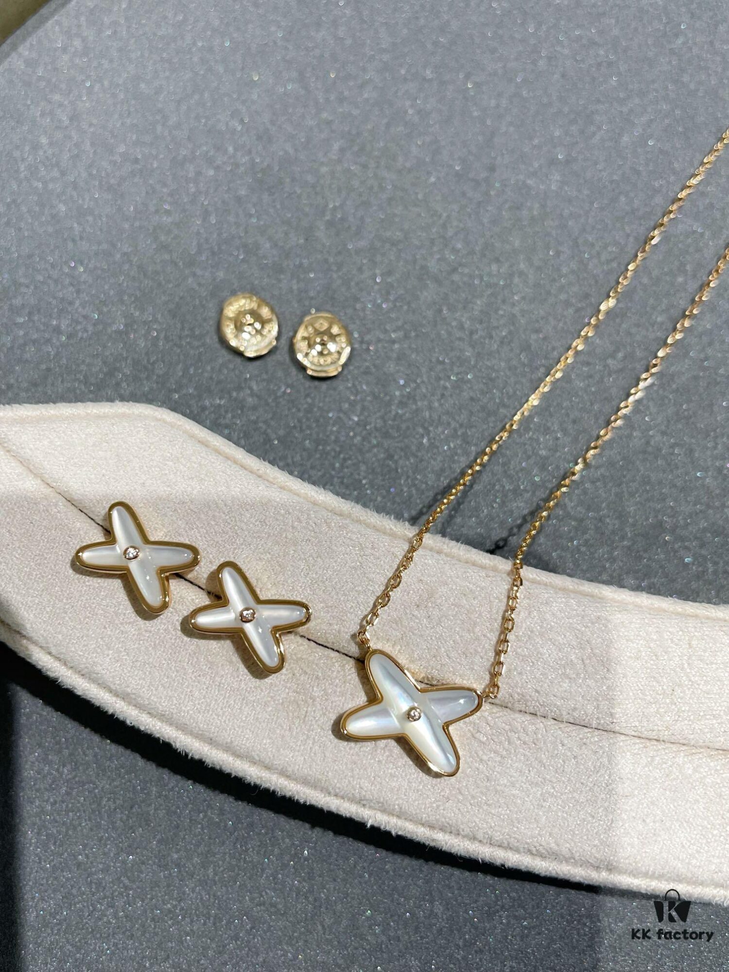 Cross Necklace and Stud Earrings Set, Ready Stock Available