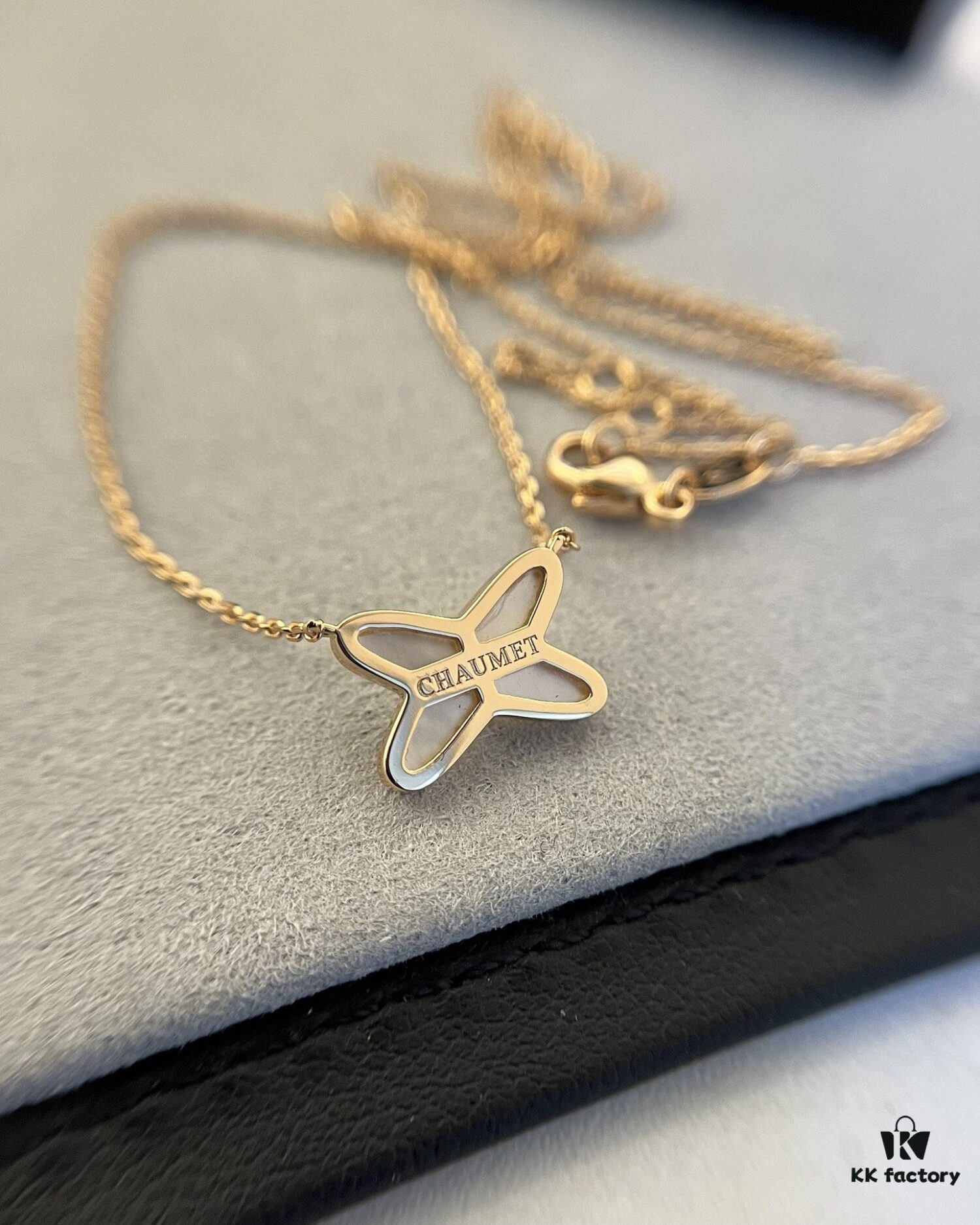 CHAUMET Liens Harmony Necklace in White Mother-of-Pearl, Rose Gold