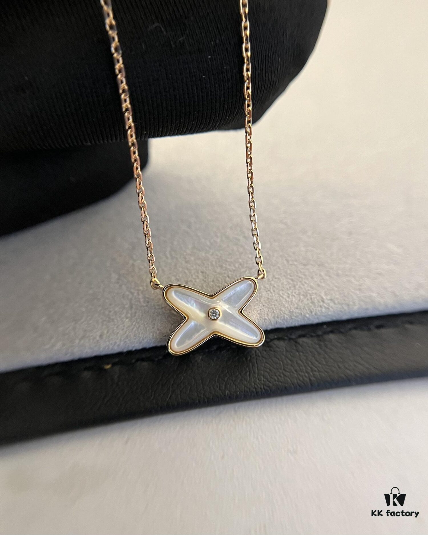 CHAUMET Liens Harmony Necklace in White Mother-of-Pearl, Rose Gold