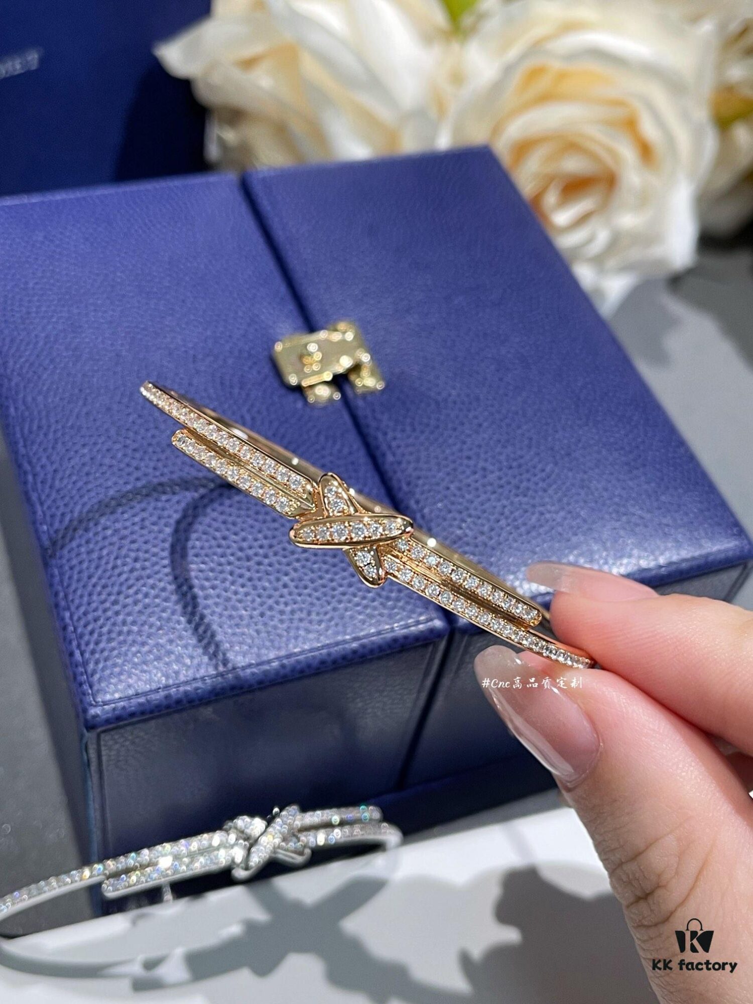 693001ee99f2d84055c8edcc CHAUMET Jeux de Liens Harmony Full Diamond Bracelet in Rose Gold and White Gold