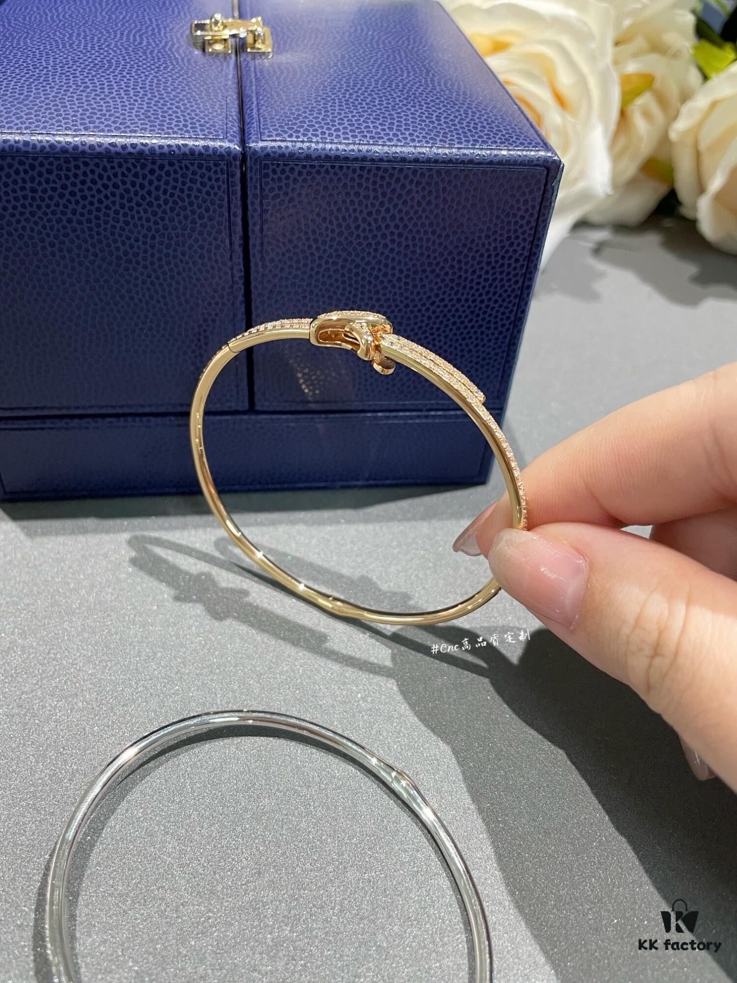 693001ef99f2d84055c8edce CHAUMET Jeux de Liens Harmony Full Diamond Bracelet in Rose Gold and White Gold