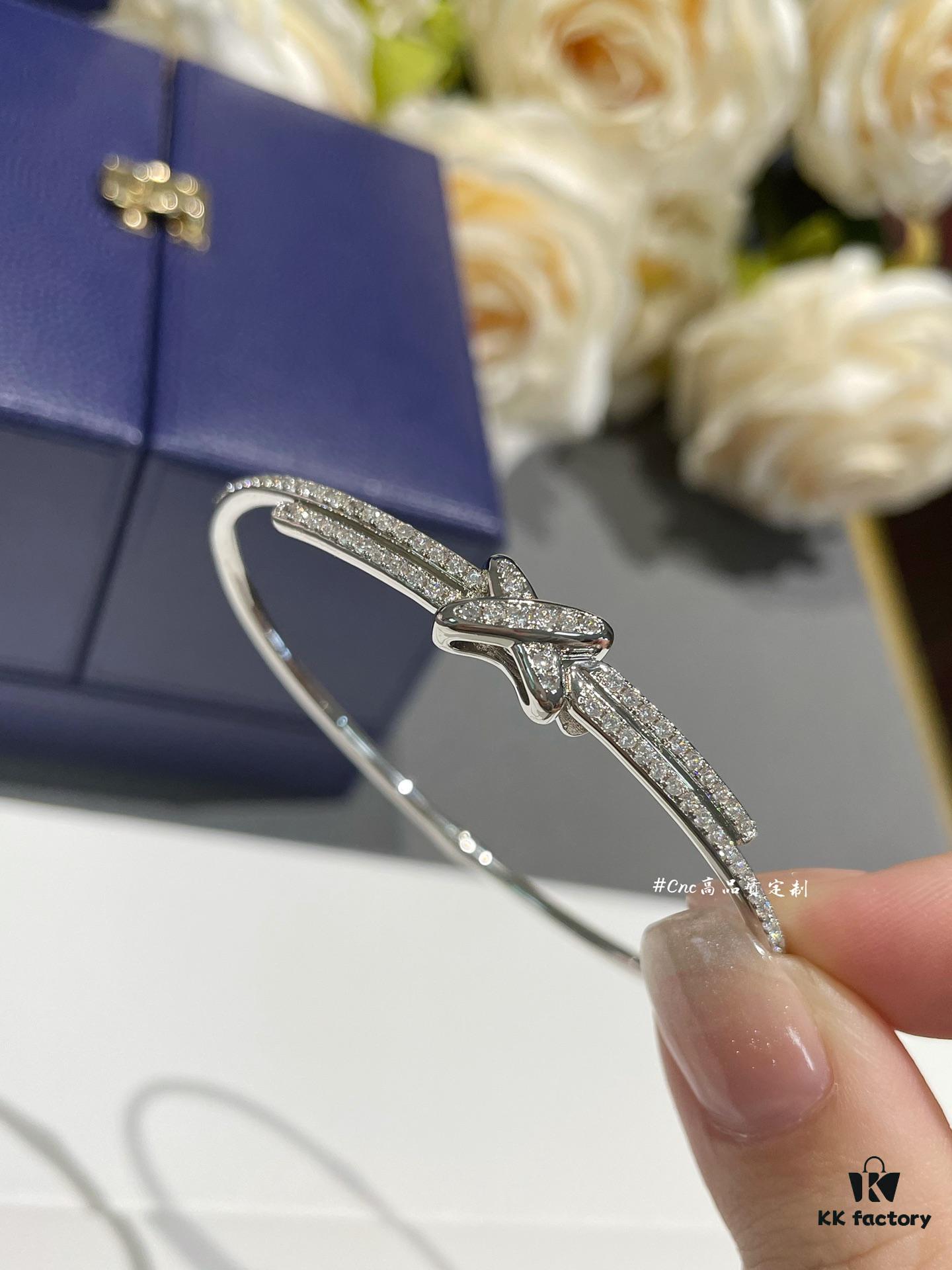 693001f299f2d84055c8edd1 CHAUMET Jeux de Liens Harmony Full Diamond Bracelet in Rose Gold and White Gold