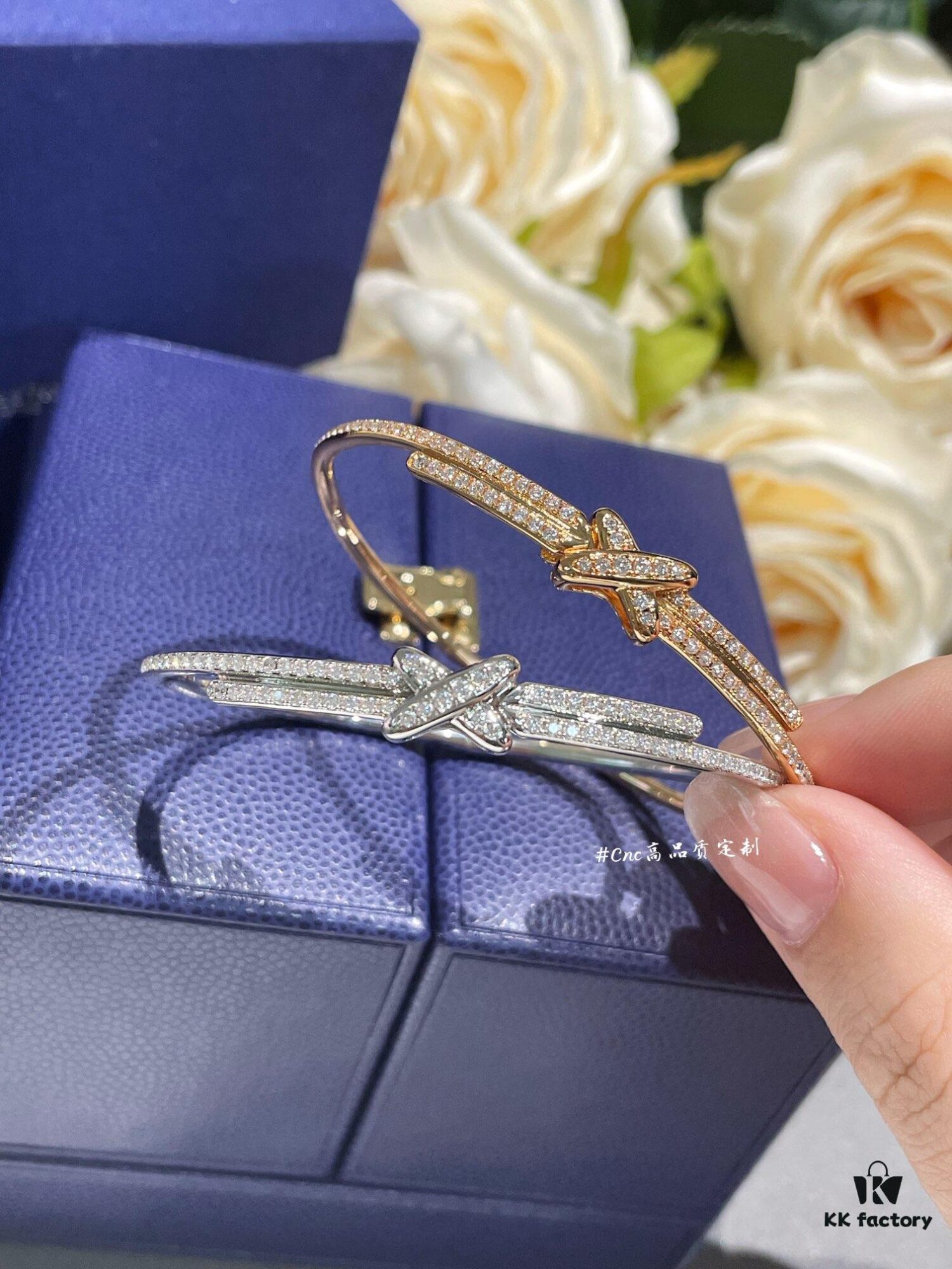 693001f699f2d84055c8edd4 CHAUMET Jeux de Liens Harmony Full Diamond Bracelet in Rose Gold and White Gold