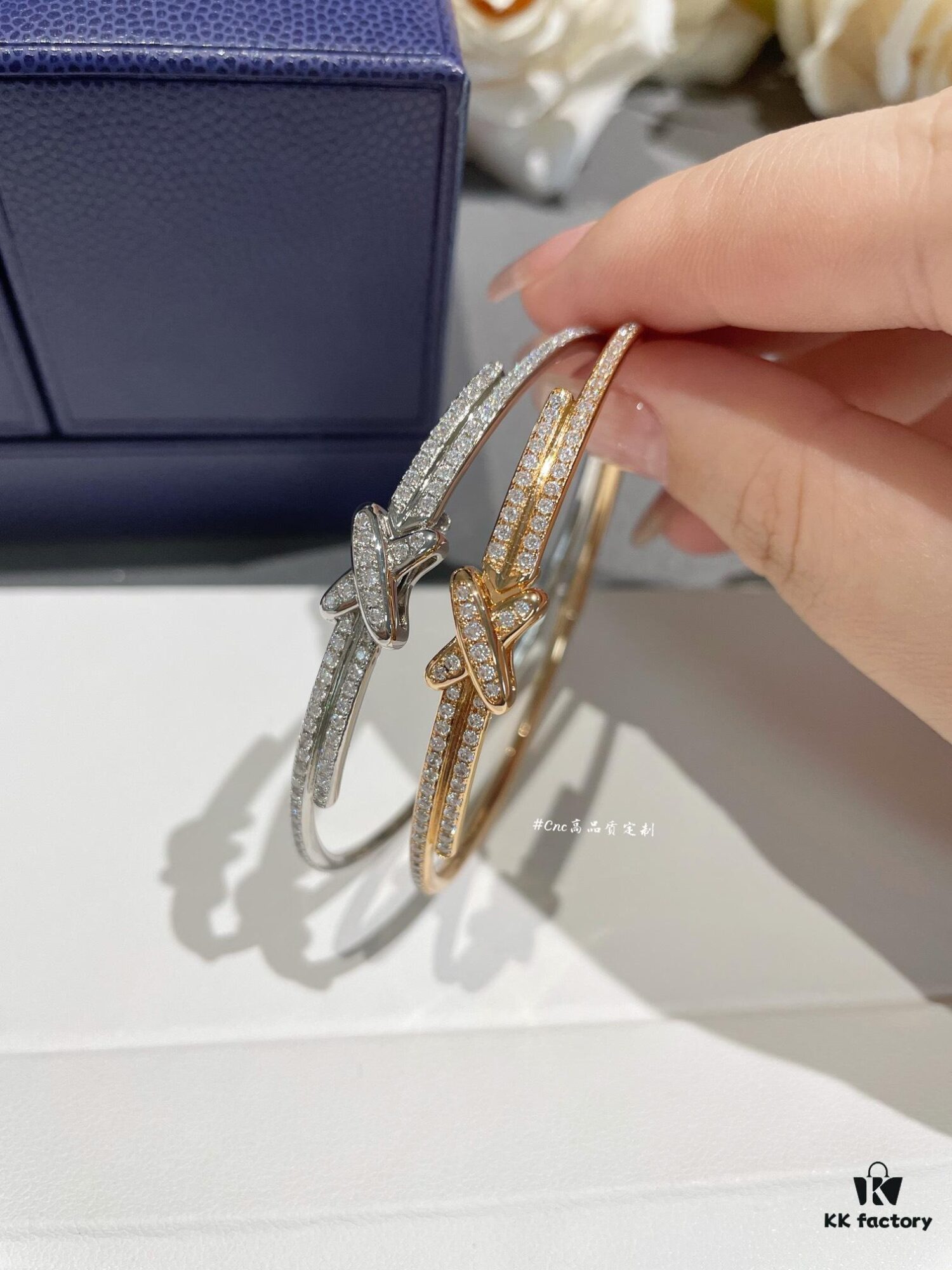 693001f999f2d84055c8edd8 CHAUMET Jeux de Liens Harmony Full Diamond Bracelet in Rose Gold and White Gold