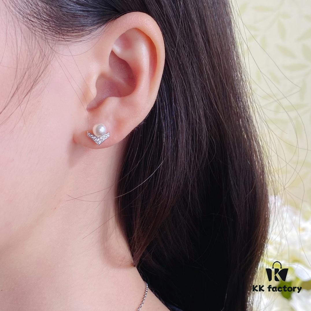 6930023899f2d84055c8ee2e Shangmei V-Shaped Pearl Stud Earrings, Custom-Engraved for Your Love, Exquisite Micro-Pavé Craftsmanship
