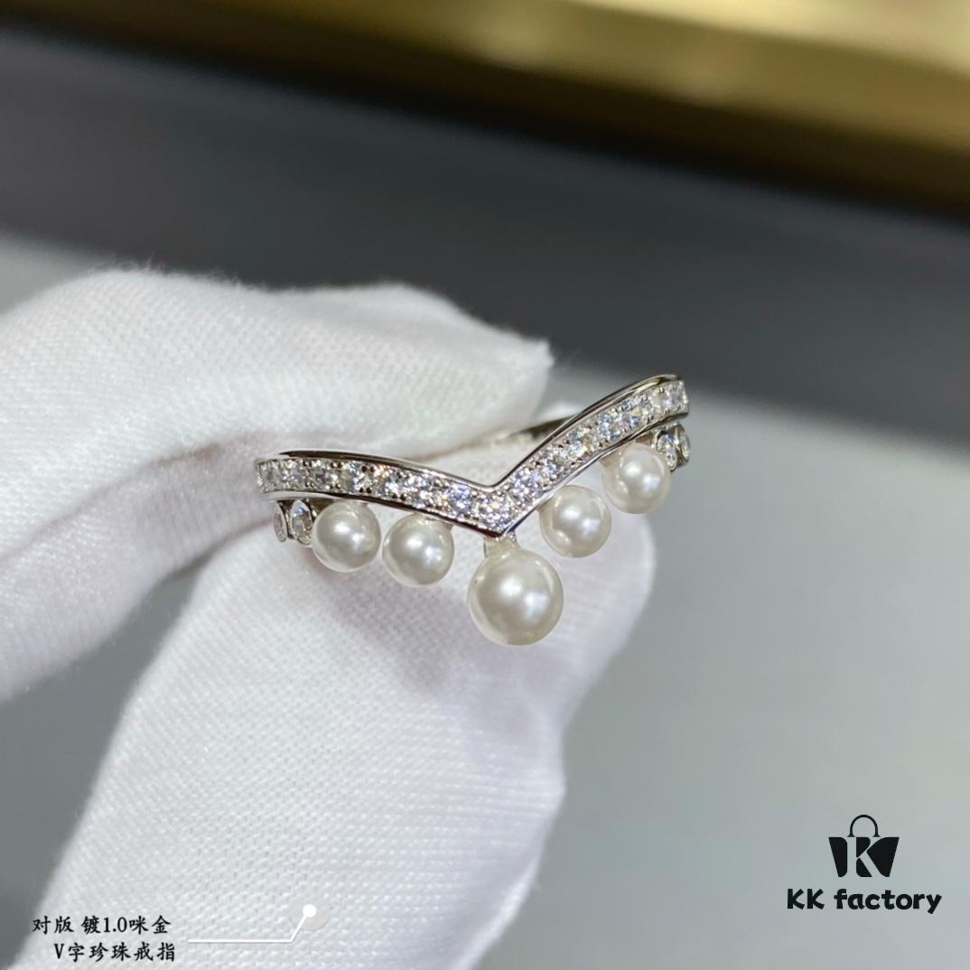6930024499f2d84055c8ee40 Shangmei V-Shaped Pearl Ring 💍 Custom-Crafted for You, Engraved with Our Love, Exquisite Micro-Pave Setting ♥️ A Soul to Share, Gray Hair Without Parting. Perfect for Couples Seeking Individuality 💕 Find Your Symbol of Love