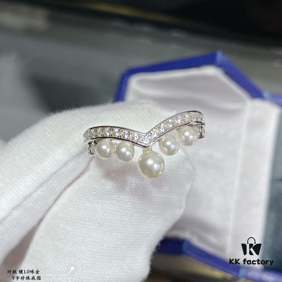 6930024699f2d84055c8ee45 Shangmei V-Shaped Pearl Ring 💍 Custom-Crafted for You, Engraved with Our Love, Exquisite Micro-Pave Setting ♥️ A Soul to Share, Gray Hair Without Parting. Perfect for Couples Seeking Individuality 💕 Find Your Symbol of Love