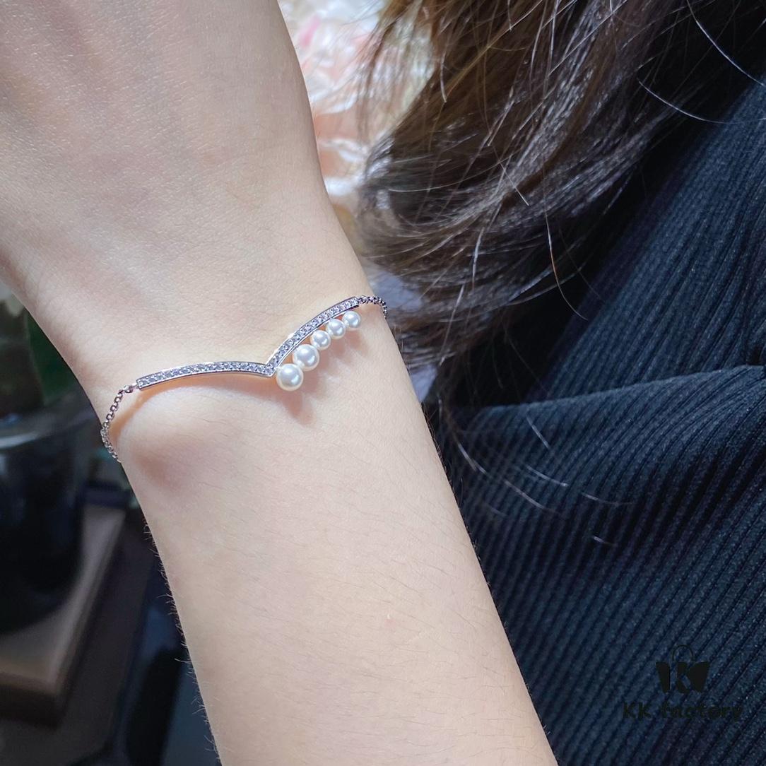 Shangmei V-Shaped Pearl Bracelet, Customized with Our Love, Exquisite Micro-Pave Craftsmanship