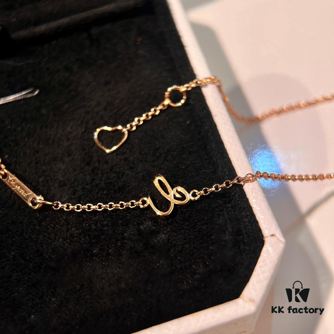 6930026899f2d84055c8ee71 Minimalist Elegance with a Touch of Girlish Charm: Chopard Happy Diamonds Luxury Pendant Necklace
