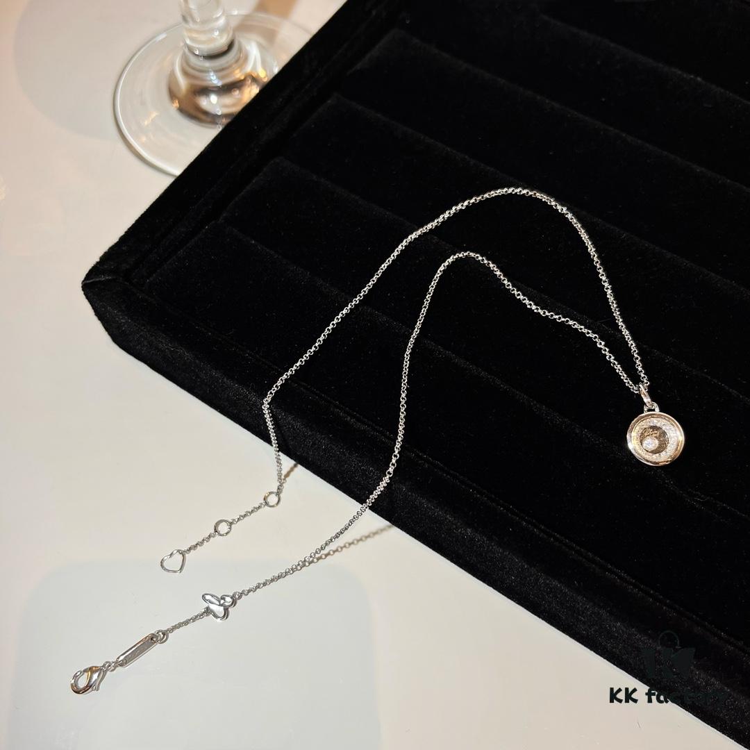 6930026e99f2d84055c8ee78 Minimalist Elegance with a Touch of Youthful Charm: Chopard Happy Diamonds Luxury Pendant Necklace