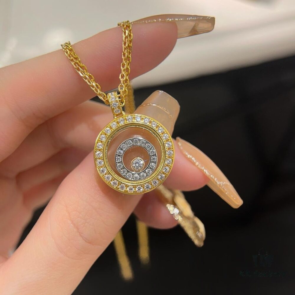 6930027099f2d84055c8ee7b Minimalist Elegance with a Touch of Youthful Charm: Chopard Happy Diamonds Necklace