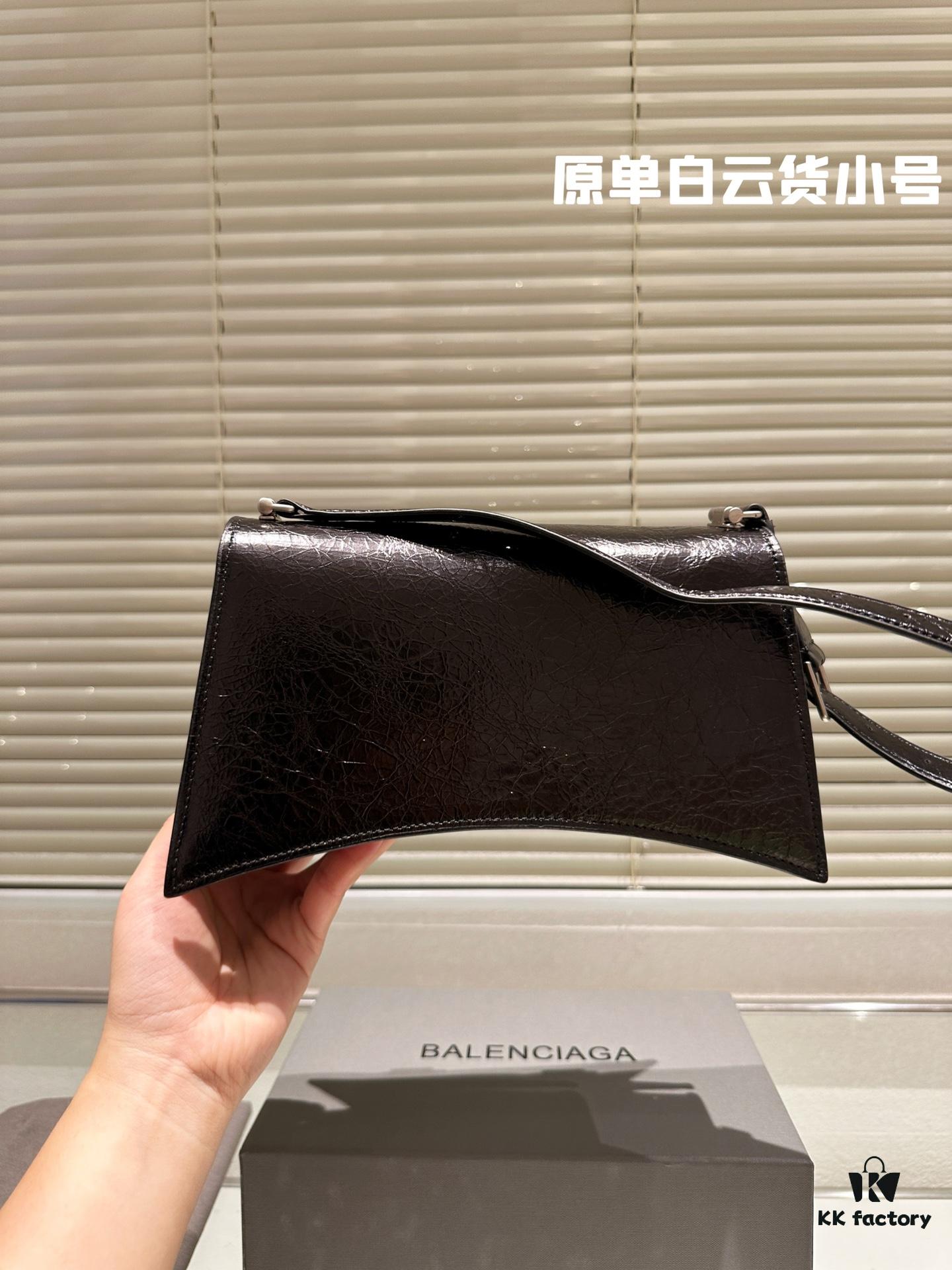 693002b312f62673a6faabf9 Balenciaga Autumn New Arrival Crush Bag in Top-Grain Leather