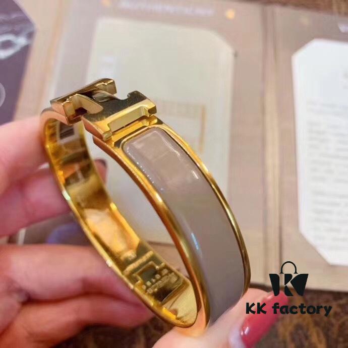 693002f412f62673a6faac91 Hermès Hermas Classic H Bracelet, Trendy Gold Tone, Ultra-Elegant Beige Tea Color, ZP Mold Technology, Original Material, Heavy Craftsmanship