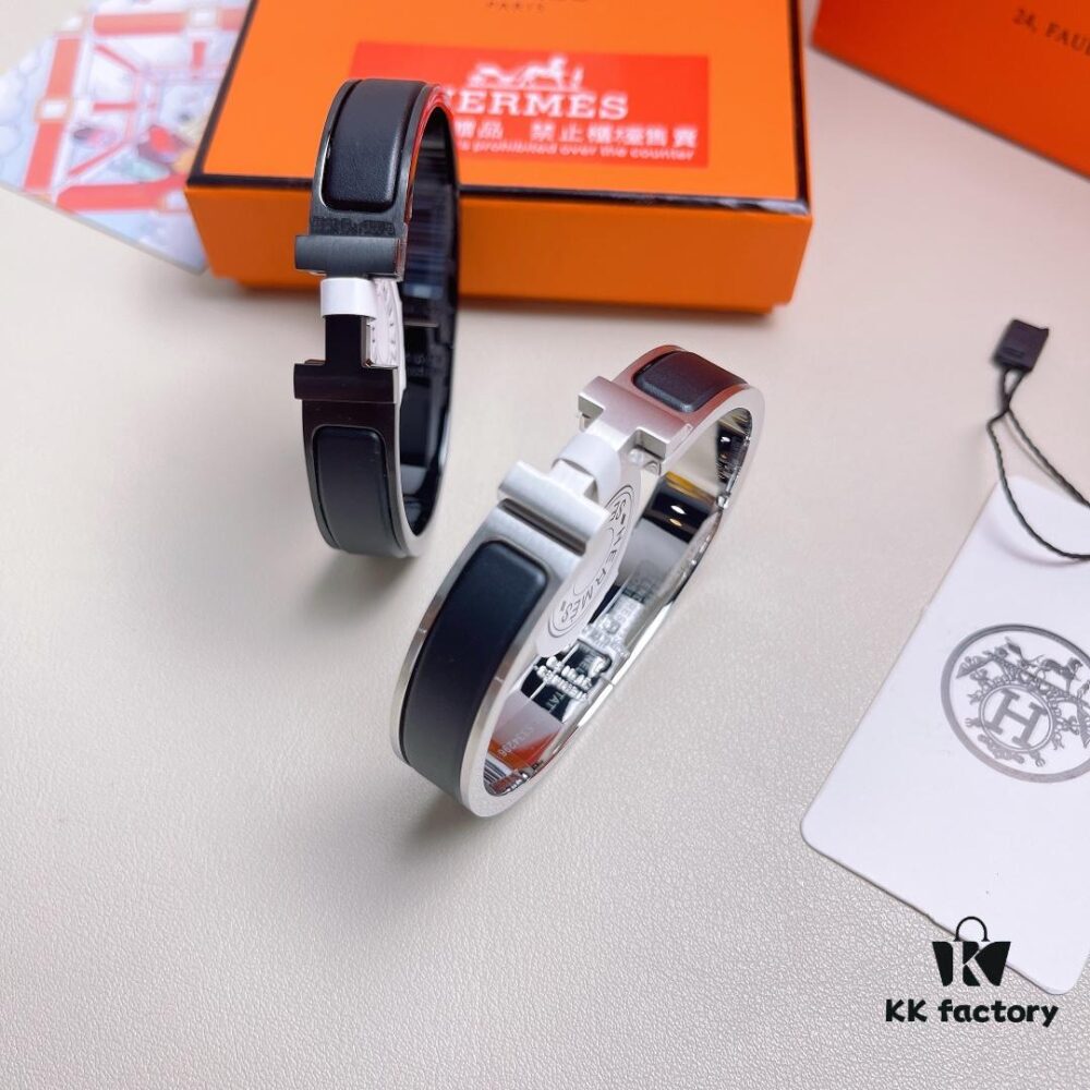 693002fe12f62673a6faac9f Hermès New Arrival Bracelet