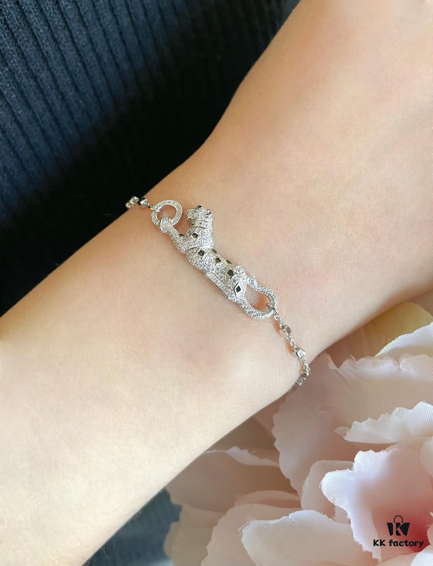 6930031112f62673a6faacbf CNC Cartier Panther Bracelet, Extra Thick and Imposing Panther Design, Each Piece Exquisitely Hand-Carved by Master Craftsmen to Deliver a Perfect, High-End Result – Truly an Irresistible Item!