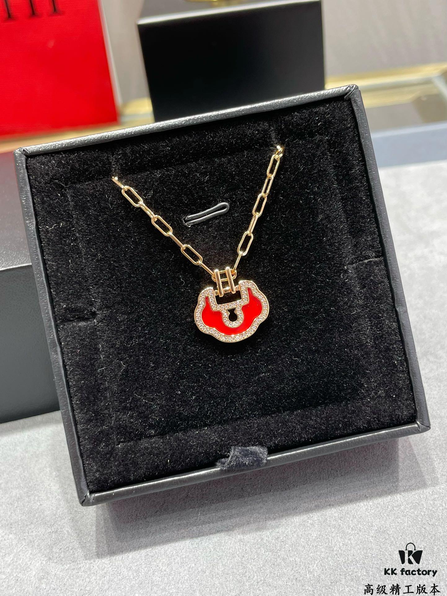 6930032c12f62673a6faacf4 Kylin Large High-End Red Agate Ruyi Lock Necklace, Combining Fashion and Tradition with Hand-Micro-Inlaid Eight-Heart-Eight-Arrow High-Carbon Diamonds