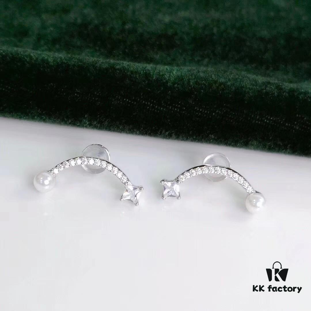 Hefang 925 Sterling Silver Balance Series Pearl Smile Stud Earrings