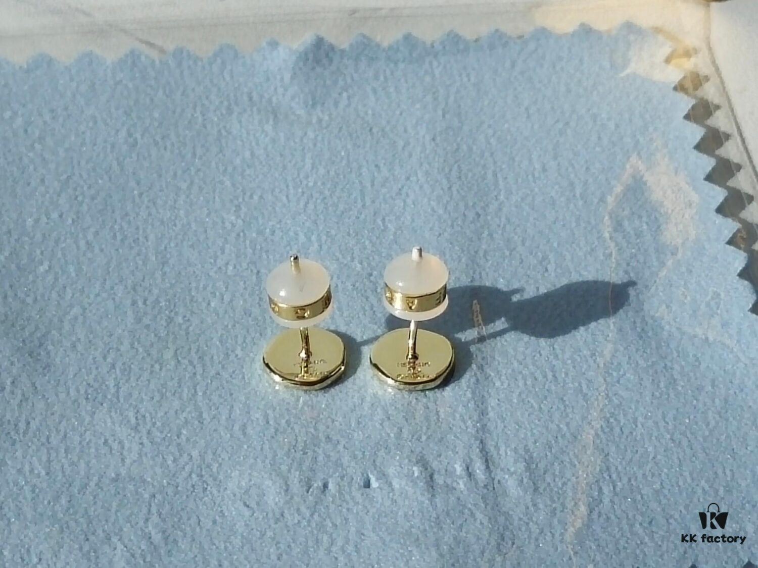 693003c912f62673a6faae23 HEFANG x Peter Rabbit Confession Cookie Stud Earrings