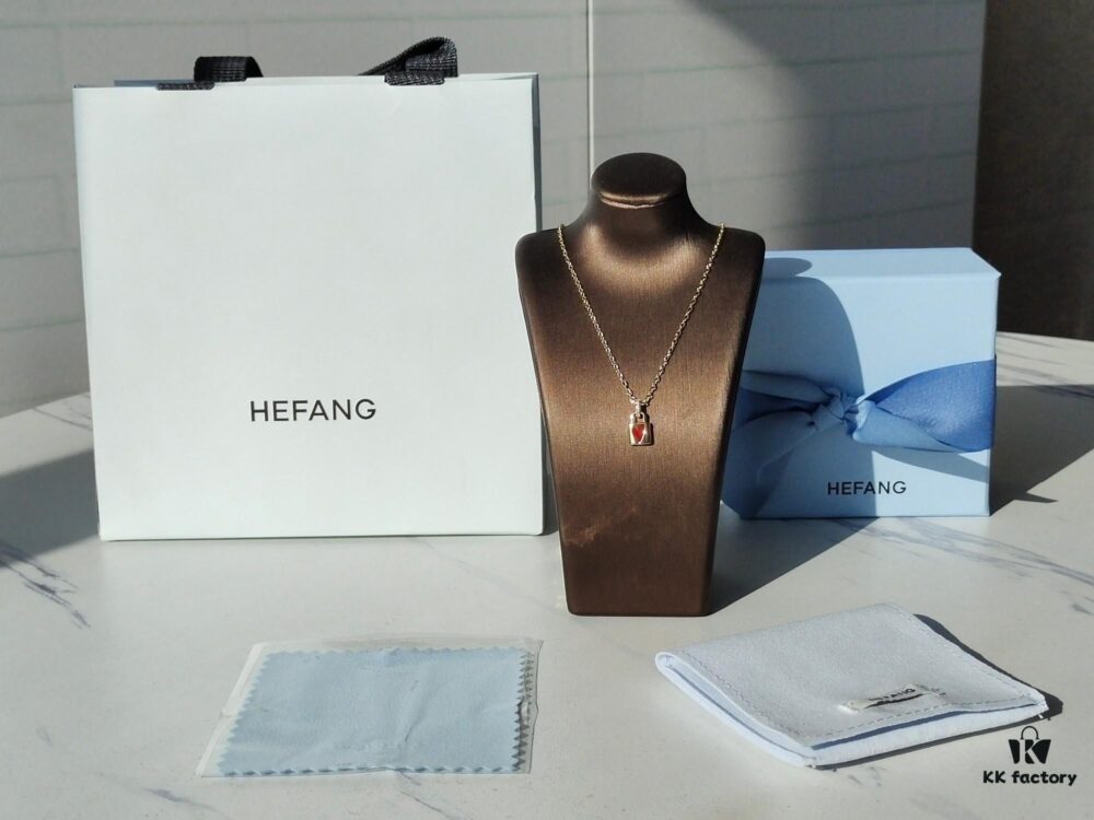 693003cf12f62673a6faae2a HEFANG He Fang Bidetu Declaration Lock Necklace