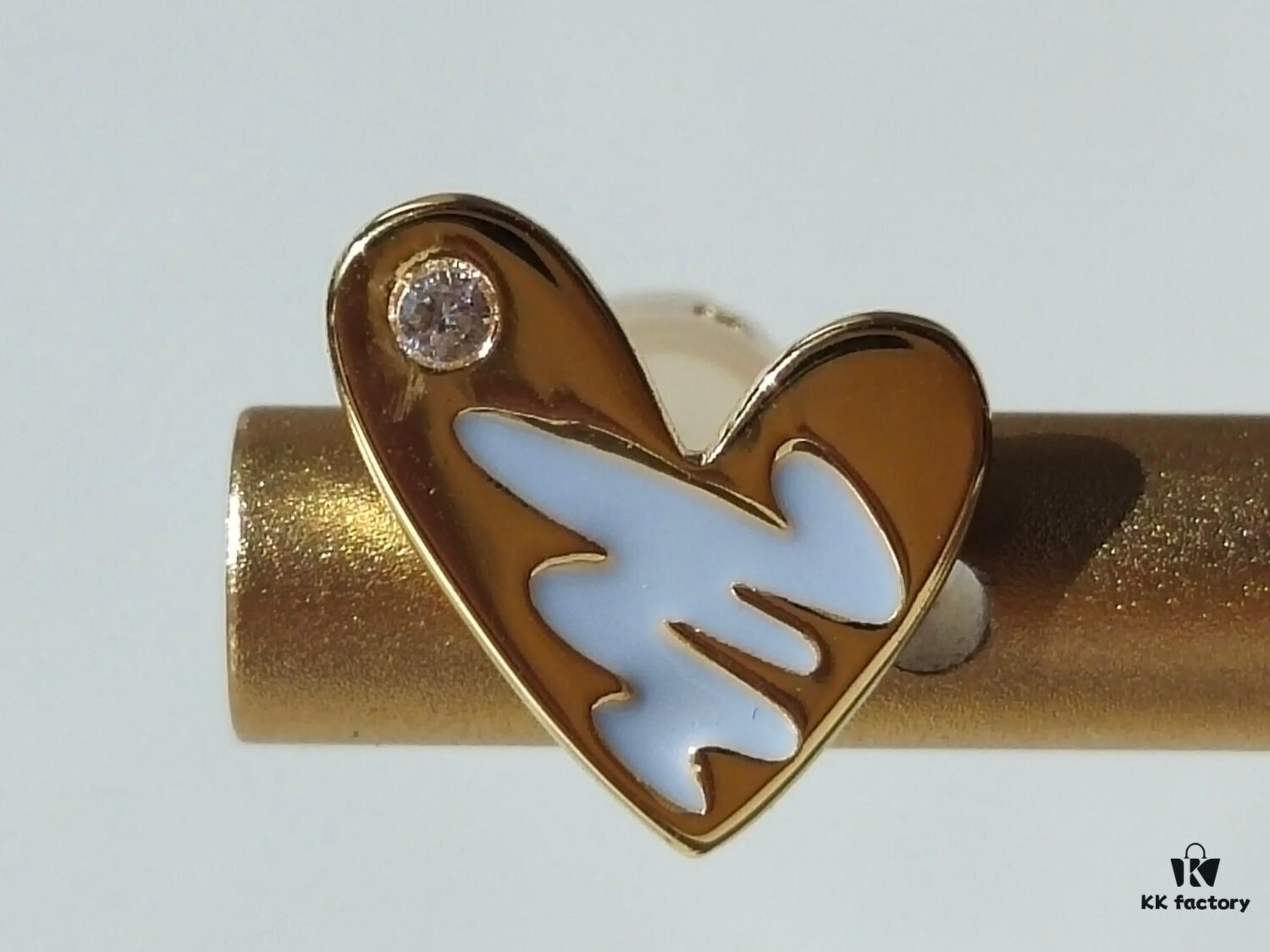 693003da12f62673a6faae42 HEFANG Artistic Béatrice Rabbit Oil-Painted Heart Stud Earrings