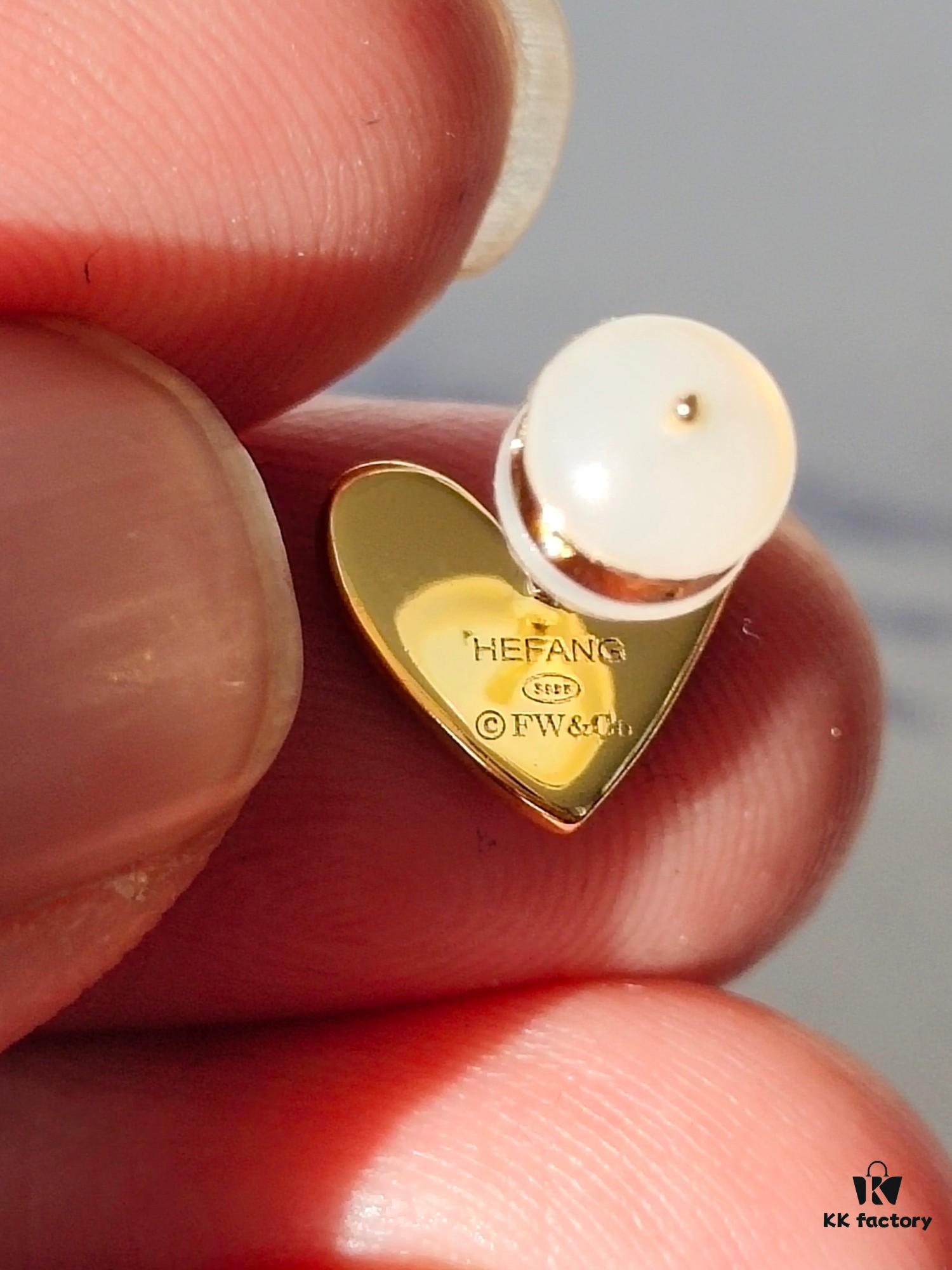 693003dc12f62673a6faae47 HEFANG Artistic Béatrice Rabbit Oil-Painted Heart Stud Earrings